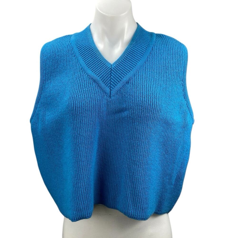 AVN Women's Blue Sleeveless V Neck Knit Boxy Crop Tank Sweater Vest Top Size 12